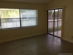 9633 Riverside Dr-Unit -5B in Coral Springs, FL - Building Photo - Building Photo