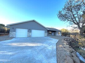 397 W Delano Ave in Prescott, AZ - Building Photo