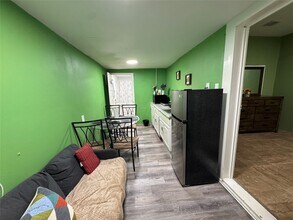 411 W Pearce St in Baytown, TX - Building Photo - Building Photo