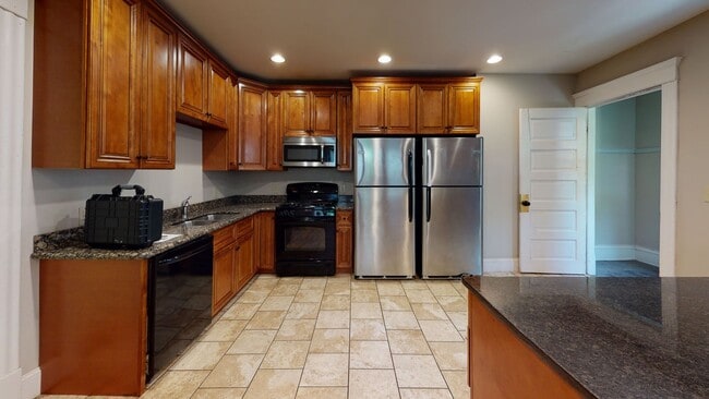 303 5th Ave SE-Unit -1 in Minneapolis, MN - Building Photo - Building Photo