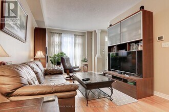 5507 Festival Dr in Mississauga, ON - Building Photo - Building Photo