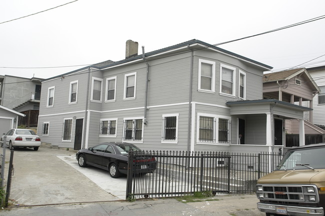 2329 23rd Ave in Oakland, CA - Building Photo - Building Photo