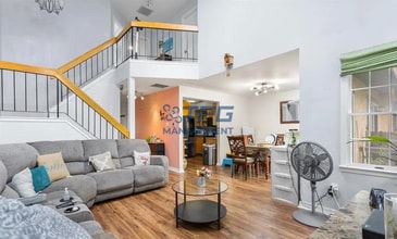 43 Dorchester Dr in East Brunswick, NJ - Building Photo - Building Photo