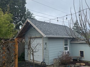 2176 Cal Young Rd in Eugene, OR - Building Photo - Building Photo