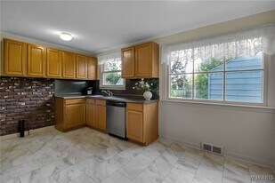 4160 Harlem Rd in Buffalo, NY - Building Photo