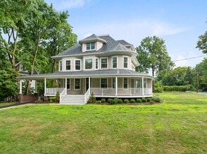 389 Spring Unit# C in Ridgewood, NJ - Building Photo - Building Photo