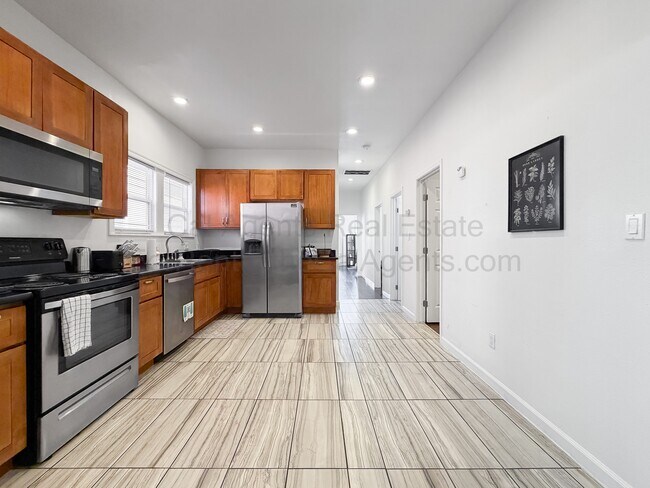 1532 32nd St