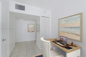 926 Michigan Ave in Miami Beach, FL - Building Photo - Building Photo