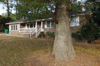 2475 Drexel Dr in Dalzell, SC - Foto de edificio - Building Photo