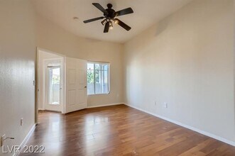 9303 Gilcrease Ave-Unit -9303 Gilcrease Ave 2219 in Las Vegas, NV - Building Photo - Building Photo