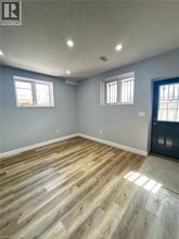 513 Blair Creek Dr in Kitchener, ON - Building Photo - Building Photo