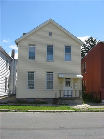 2136 4th Ave in Watervliet, NY - Building Photo