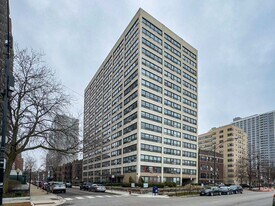 4180 N Marine Dr in Chicago, IL - Building Photo