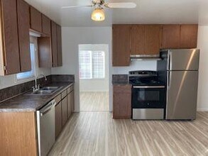 962 Park Ave NE in Salem, OR - Building Photo - Building Photo