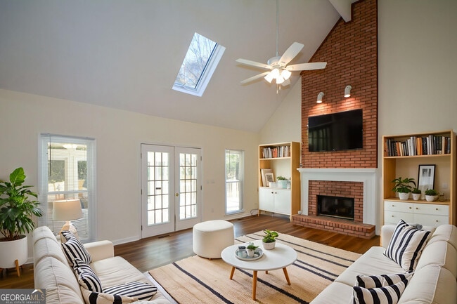 property at 2972 Hampton Pl