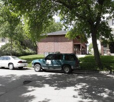 2512 R St Apartamentos