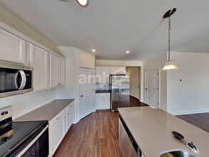 2027 Williamshire Ln in Nashville, TN - Building Photo - Building Photo