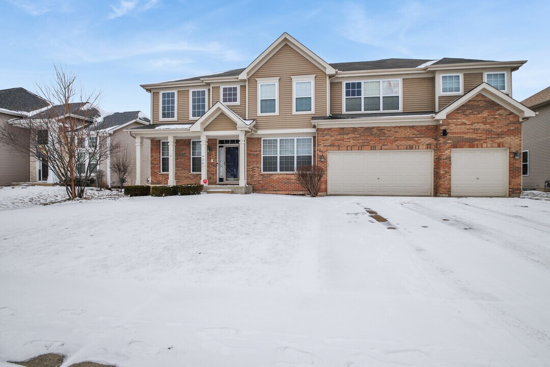 426 Kingfisher Rd in Bartlett, IL - Building Photo