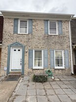 691 Biltmore Dr in Virginia Beach, VA - Building Photo