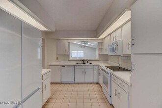 2011 Beaver Creek Dr in Port Orange, FL - Building Photo - Building Photo