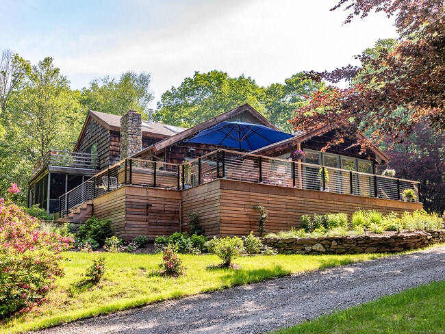 203 Brick School Rd in Warren, CT - Building Photo - Building Photo