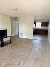 304 Delespine Ave in Titusville, FL - Foto de edificio - Building Photo