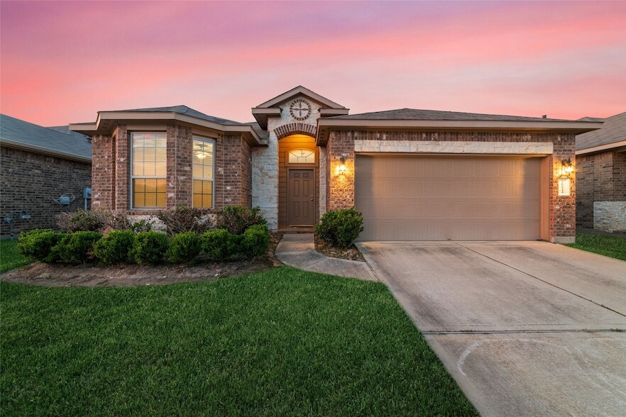 20522 White Lilac Trail, Unit 0235 in Katy, TX - Building Photo