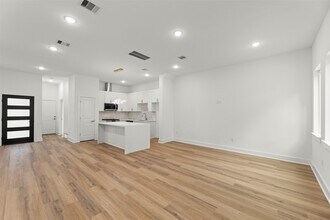 3515 Rebecca St in Houston, TX - Building Photo - Building Photo