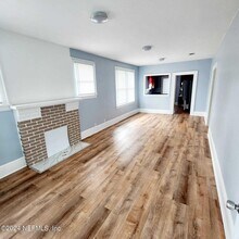 1735 Brackland St in Jacksonville, FL - Building Photo - Building Photo