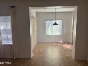 3670 E Zachary Dr in Phoenix, AZ - Building Photo - Building Photo