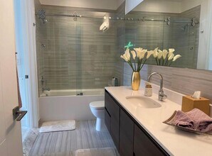 301 Altara Ave, Unit UPH1007 in Coral Gables, FL - Building Photo - Building Photo