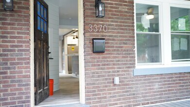 3370 Parkview Ave in Pittsburgh, PA - Foto de edificio - Building Photo