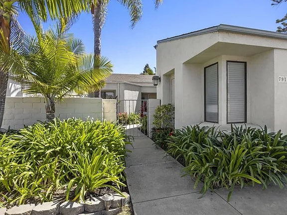 7912 Emerald St in Ventura, CA - Building Photo - Building Photo