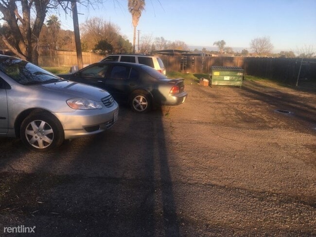 6044 Marysville Blvd in Rio Linda, CA - Building Photo - Building Photo