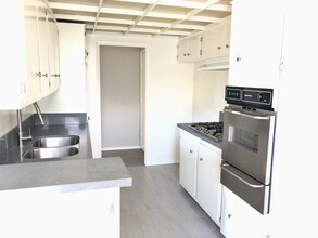4433 Colbath Ave-Unit -36 in Los Angeles, CA - Building Photo - Building Photo
