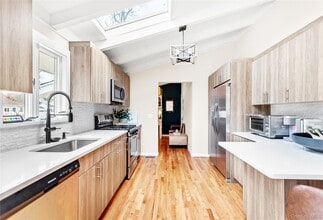 58 N Howells Point Rd in Bellport, NY - Building Photo - Building Photo