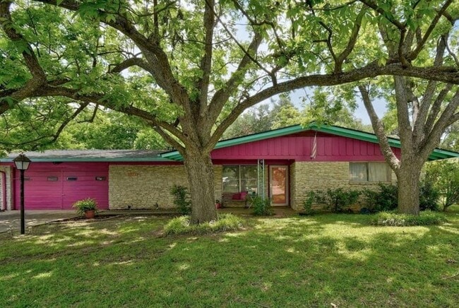 11403 Indianhead Dr