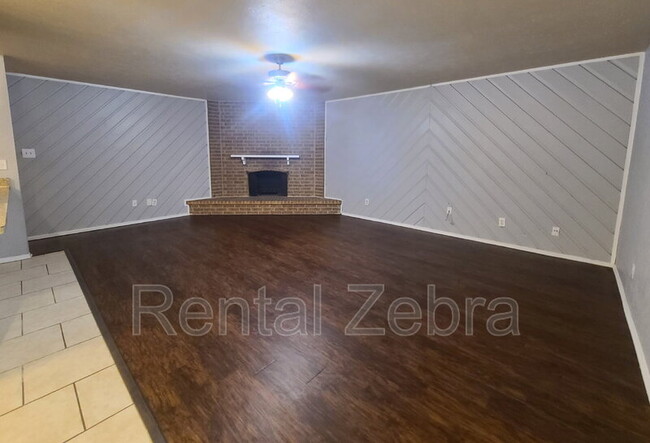 709 Levelland Dr in Arlington, TX - Building Photo - Building Photo