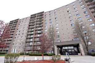6340 Americana Dr in Willowbrook, IL - Building Photo