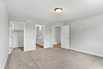 200 Chalet Dr in Stoughton, WI - Building Photo - Building Photo