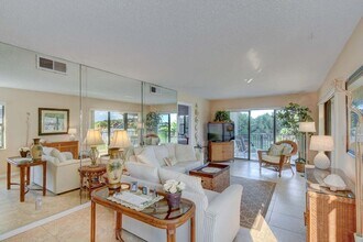9400 S Ocean Dr in Jensen Beach, FL - Building Photo - Building Photo