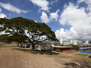 3271 Salt Lake Blvd in Honolulu, HI - Building Photo - Building Photo