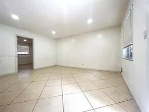731 SW 14th Ave in Fort Lauderdale, FL - Building Photo - Building Photo