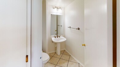 827 Alpine Dr in Pomona, CA - Building Photo - Building Photo