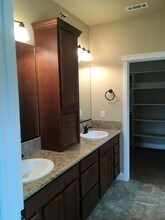 4045 Pembroke Ln in Shasta Lake, CA - Building Photo - Building Photo