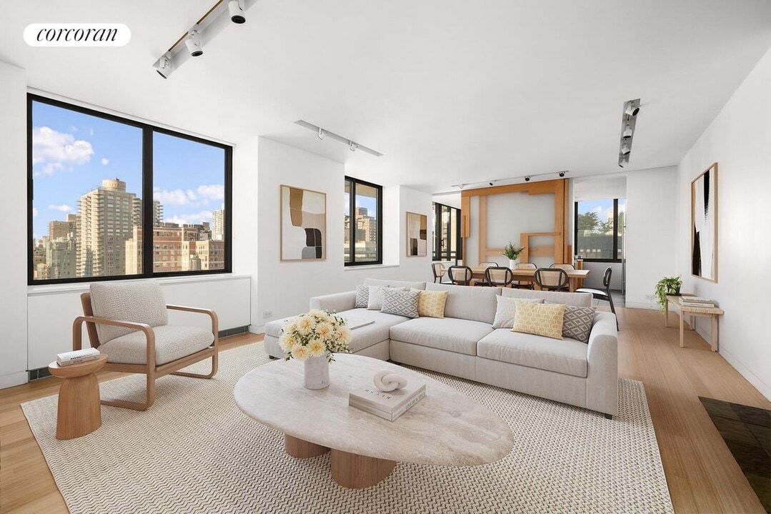 300 E 85th St in New York, NY - Building Photo