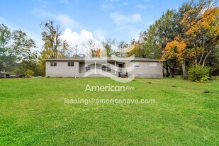 1047 Garden Park Dr in Jackson, MS - Building Photo