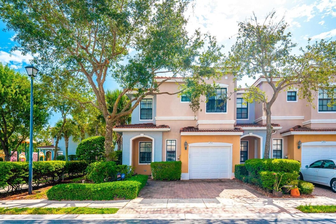 173 Astor Cir in Delray Beach, FL - Building Photo