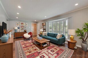 5811 E University Blvd in Dallas, TX - Building Photo