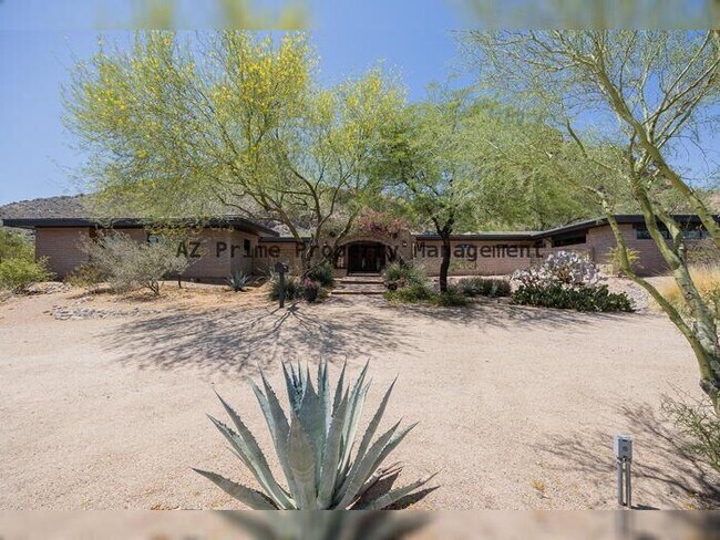 5313 E McDonald Dr